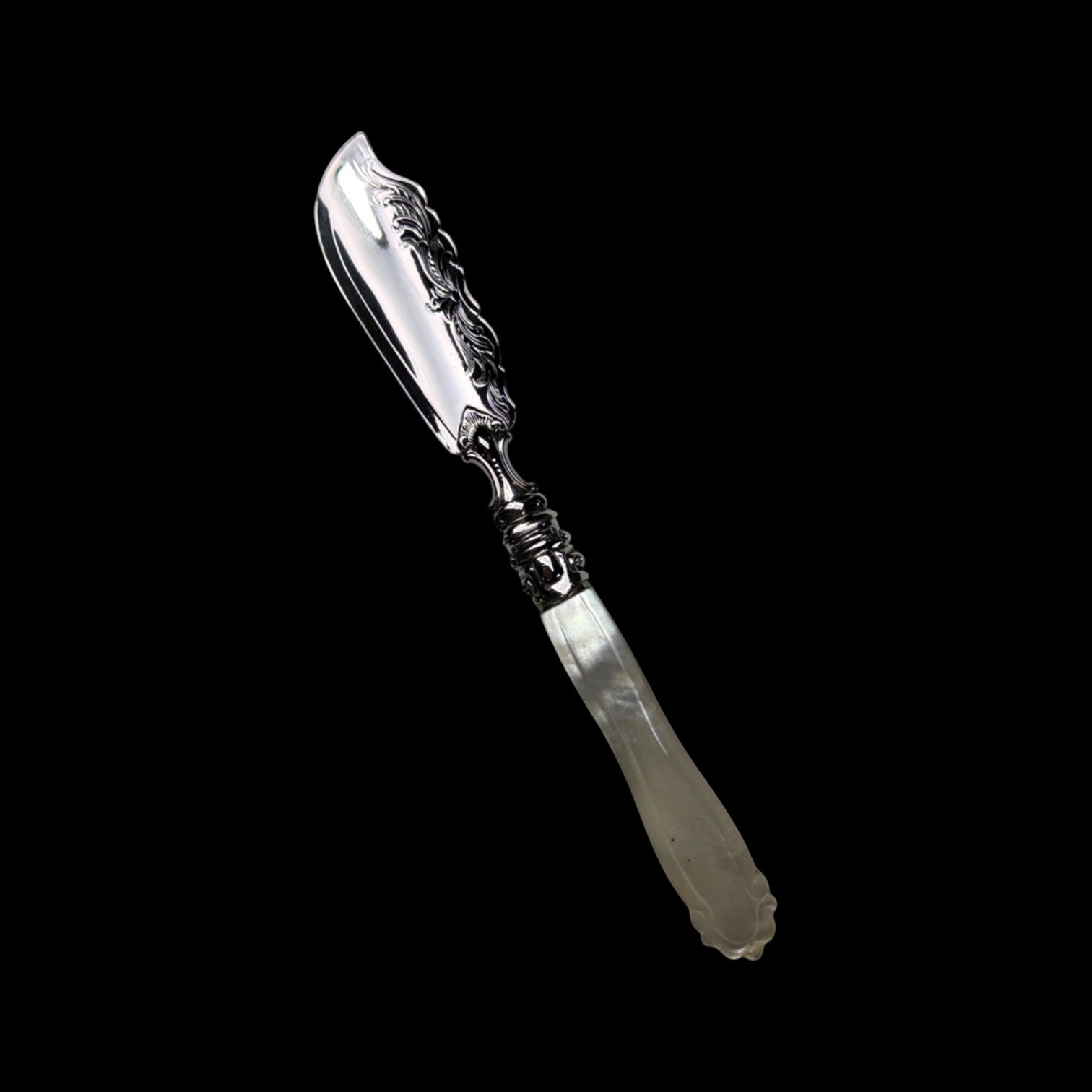 Victorian Butter Knife: 1856, Sterling Silver and Mother of Pearl. Cased.