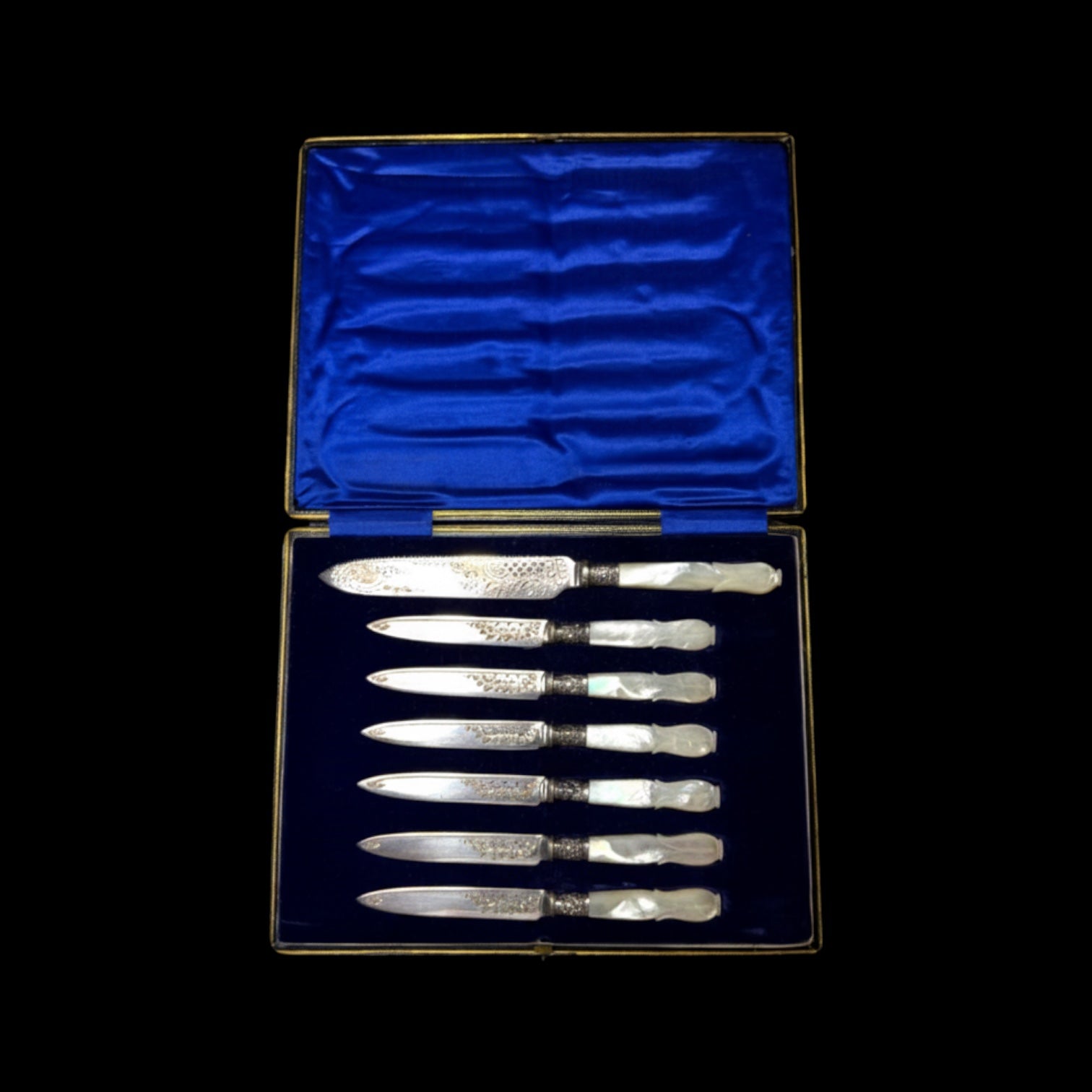 Antique Set of Knives. Mother of Pearl and Silver Plate. Cased.