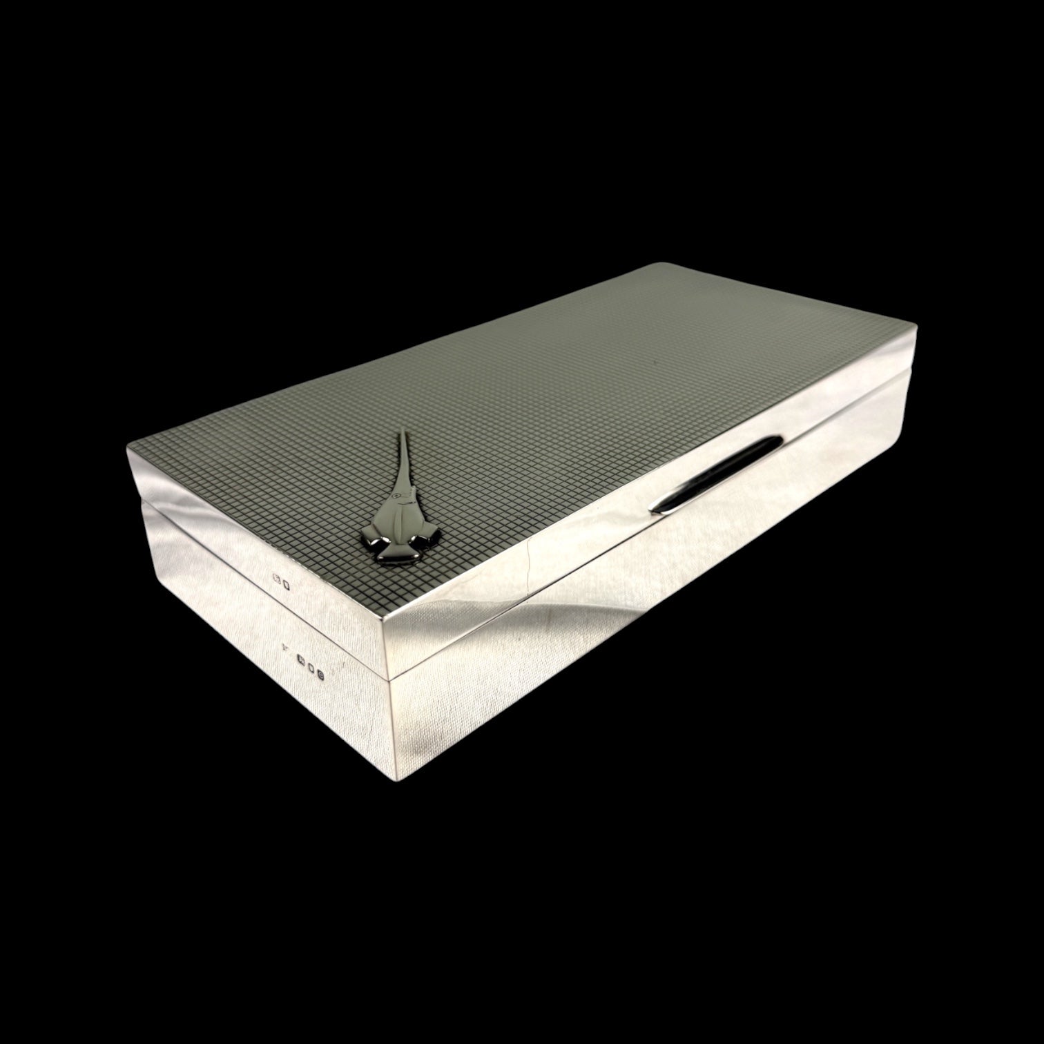 Sterling Silver Tobacco Box. 1960, England.