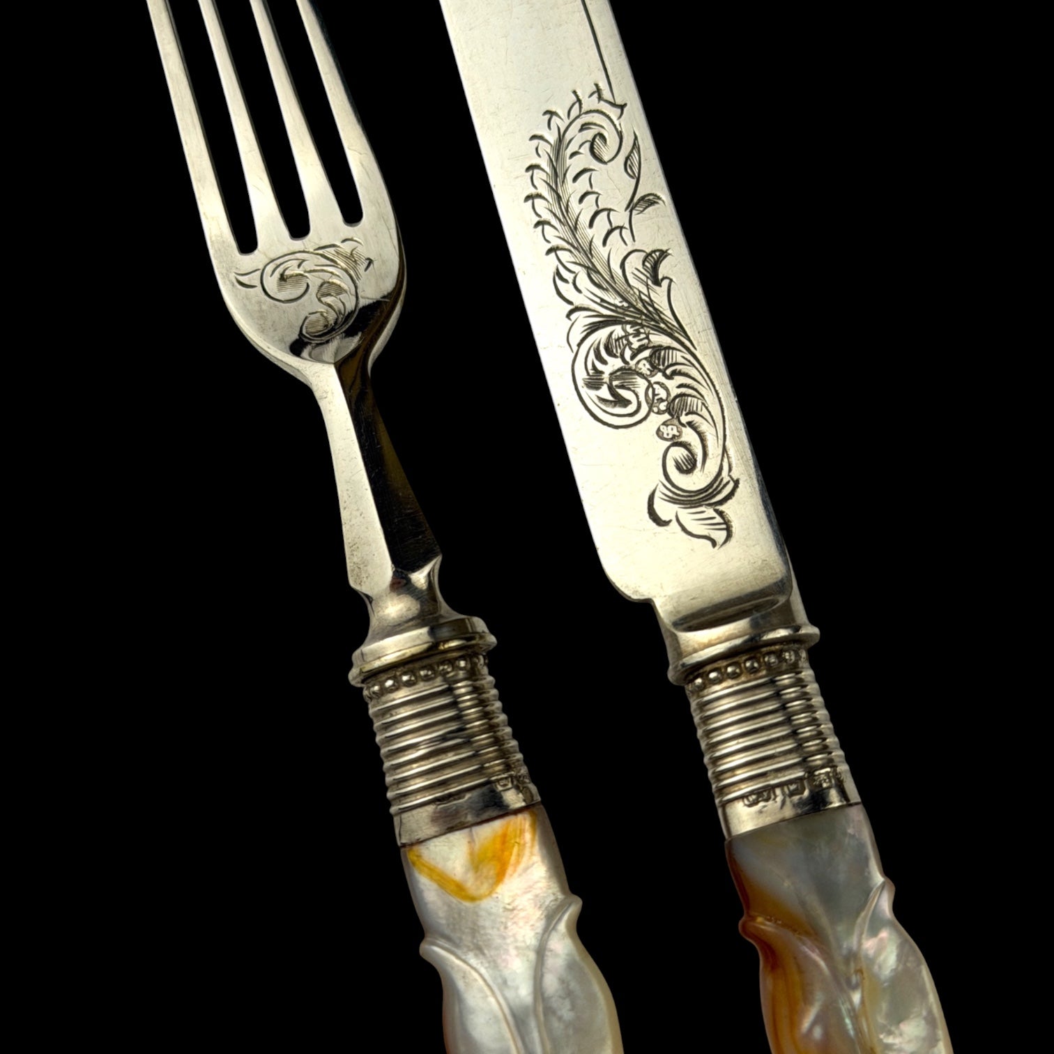 Cutlery Set. Mother of Pearl and Silver Plate. Circa 1900.