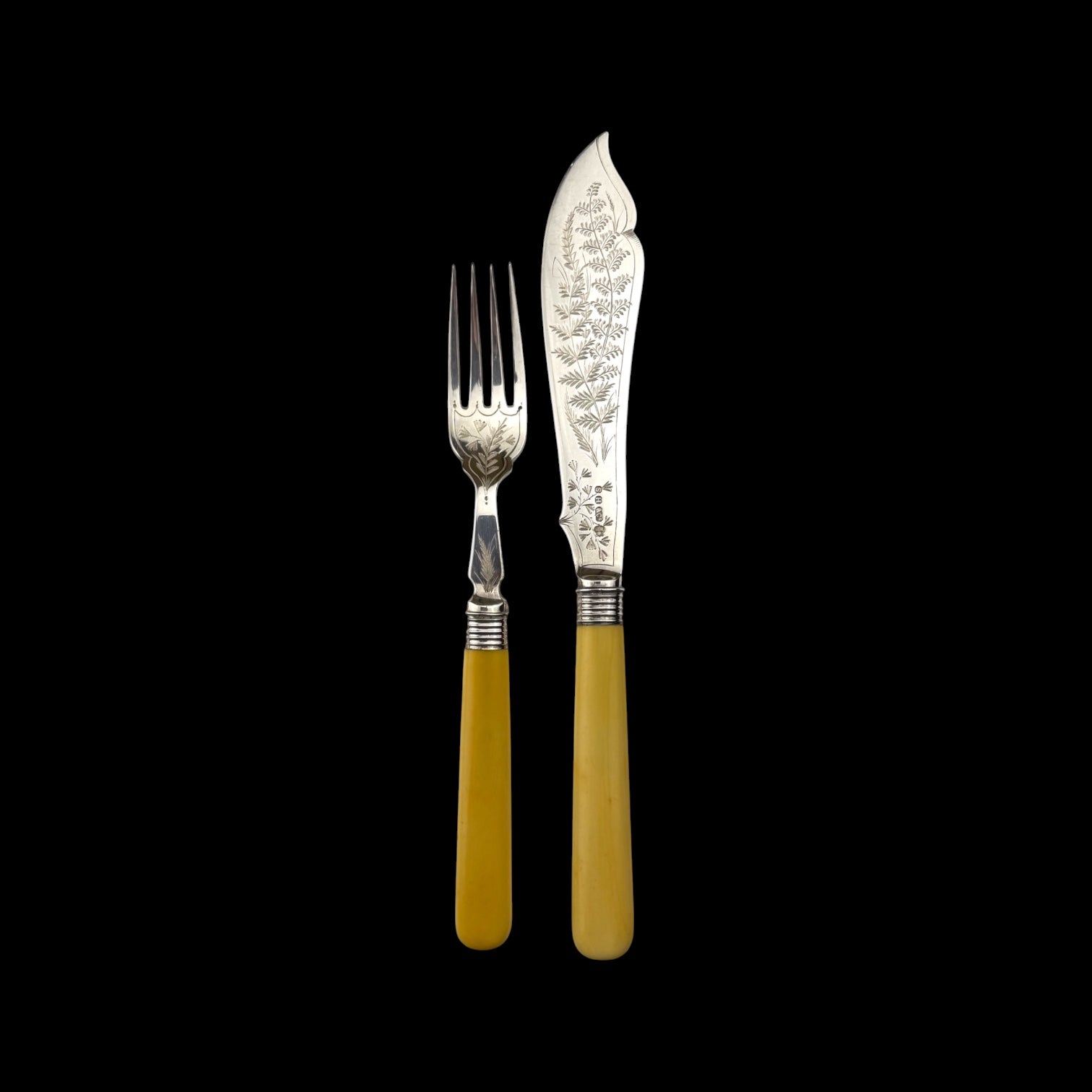 24pc Fish Cutlery Set in Impressive Presentation Case. Mother of Pearl and Silver Plate.