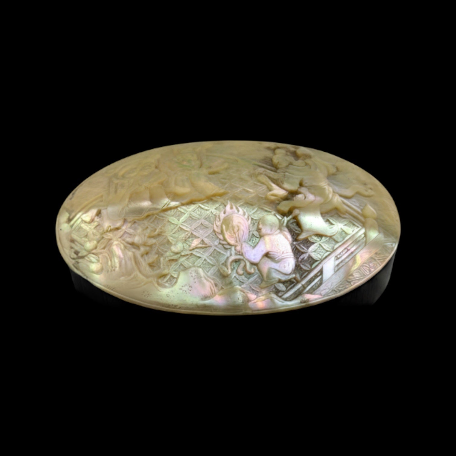 Qing Dynasty Carved Nautilus Shell Box