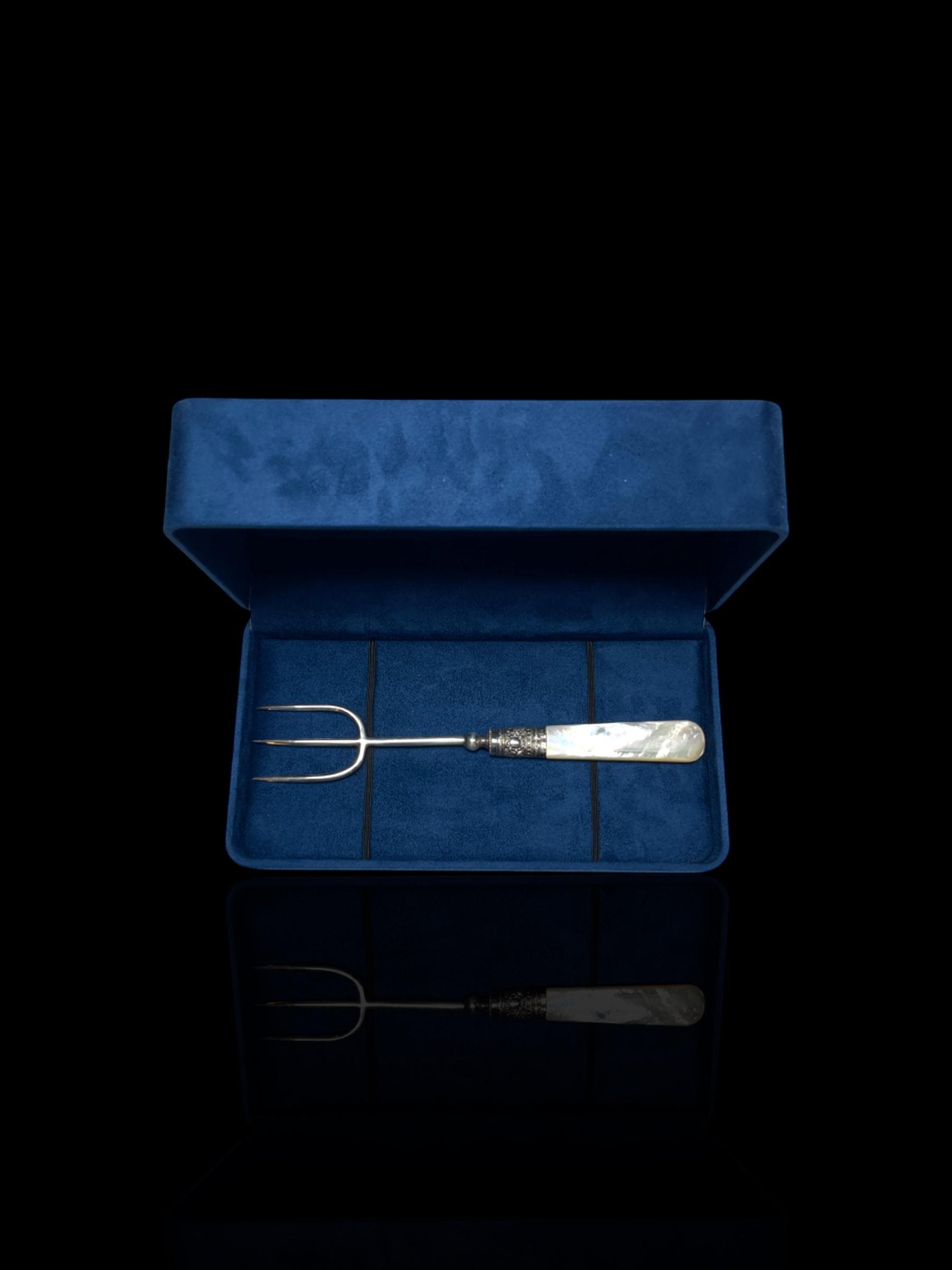 Vintage Mother of Pearl Sterling Silver Fork: 1921, Francis Howard, England.