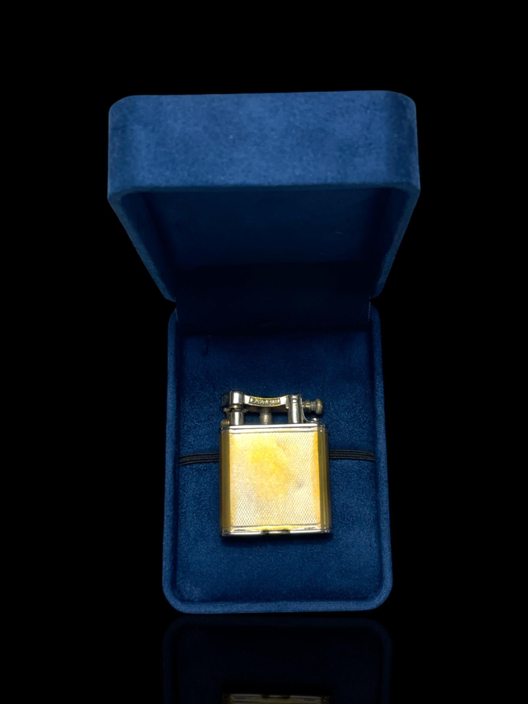 Vintage Dunhill Lift-Arm Lighter. Cased.