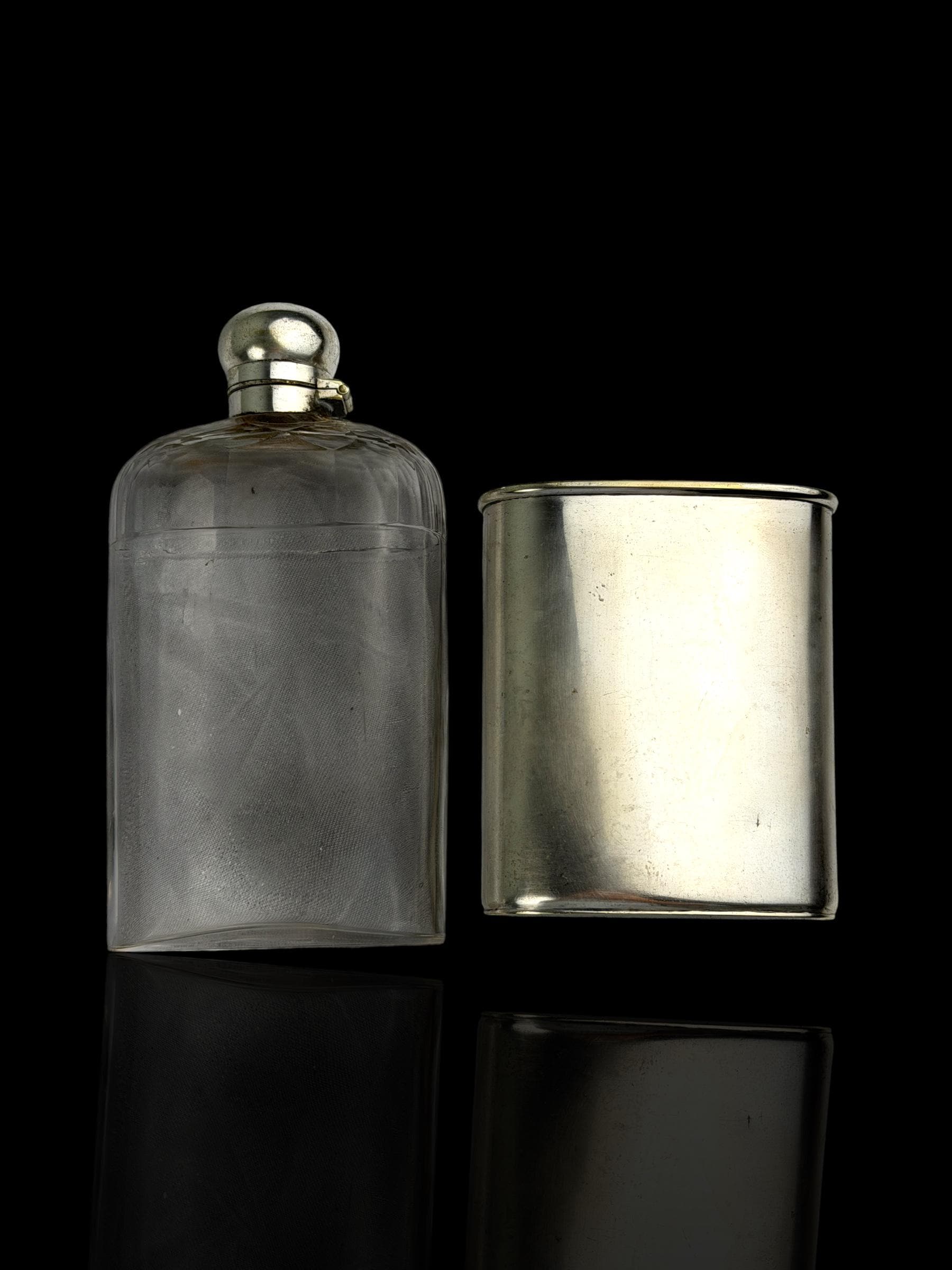 Vintage Silver Plate Hip Flask. Cased.