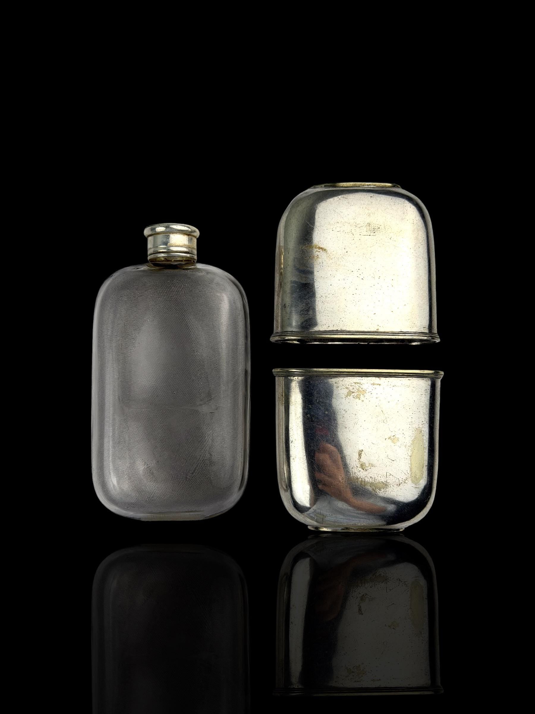 Vintage Silver Plate Hip Flask. Cased.