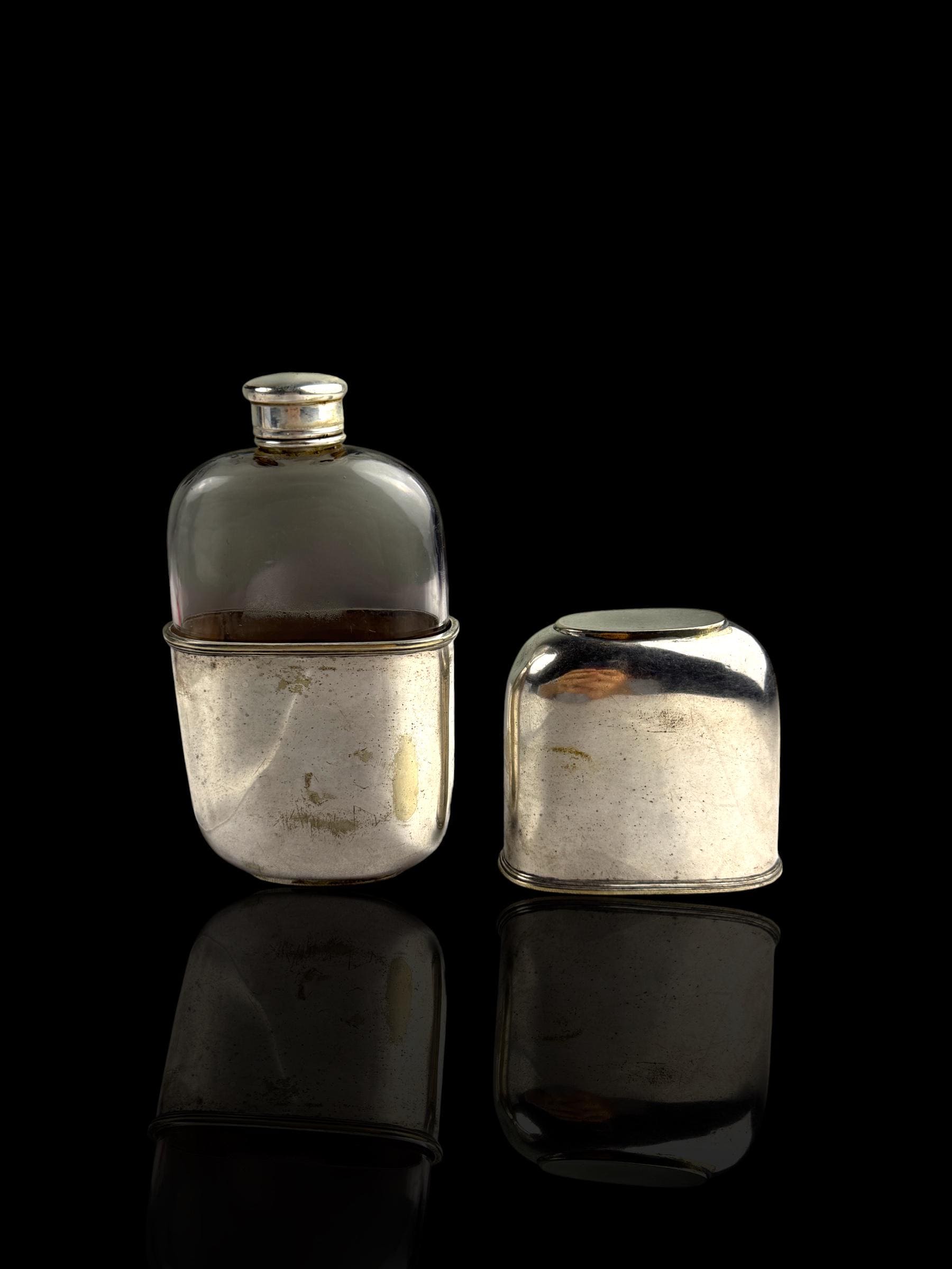 Vintage Silver Plate Hip Flask. Cased.