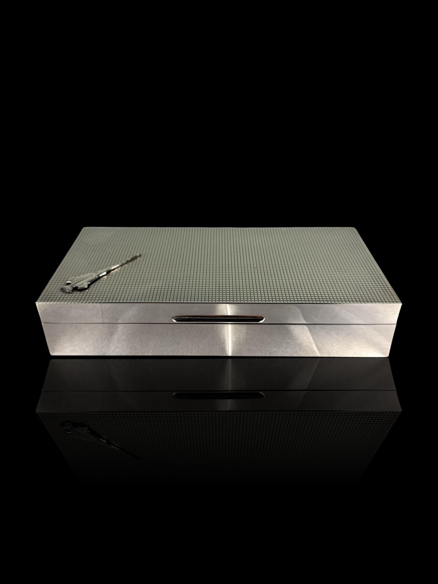 Sterling Silver Tobacco Box. 1960, England.
