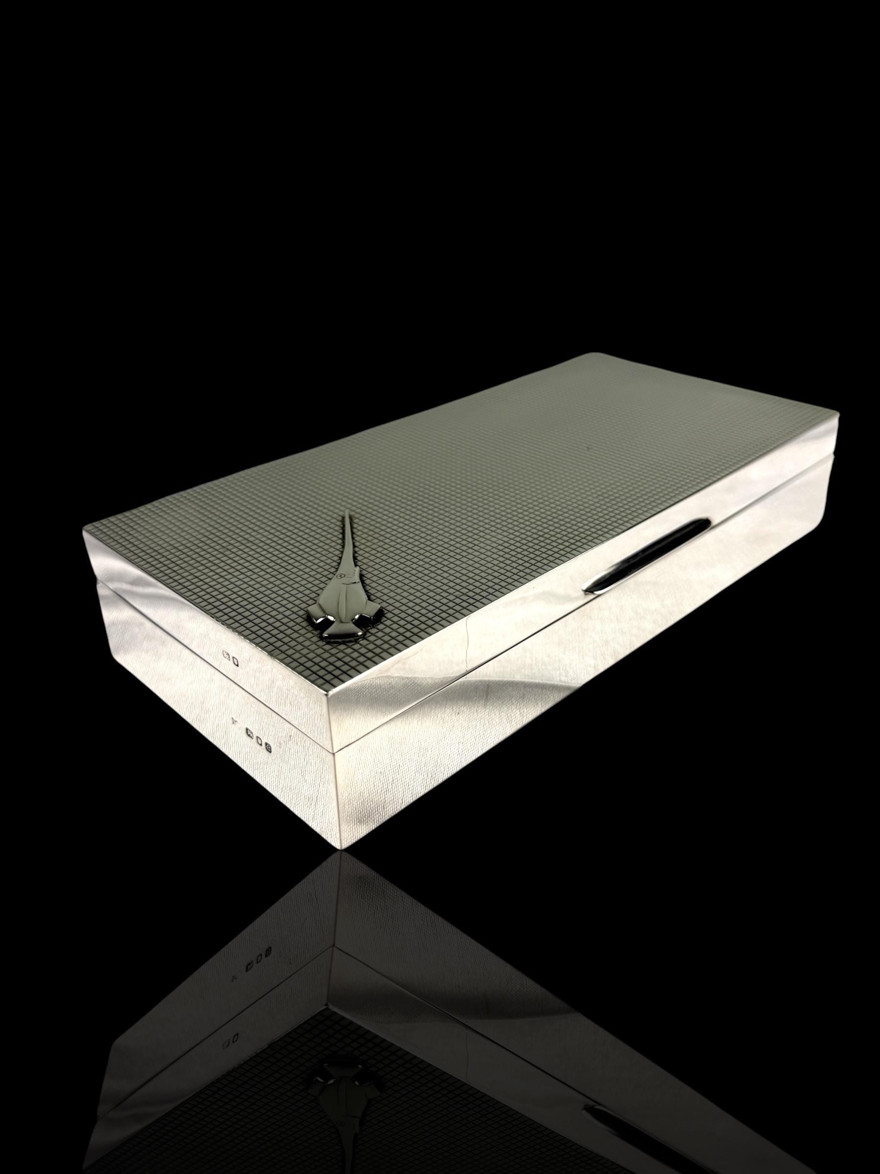 Sterling Silver Tobacco Box. 1960, England.