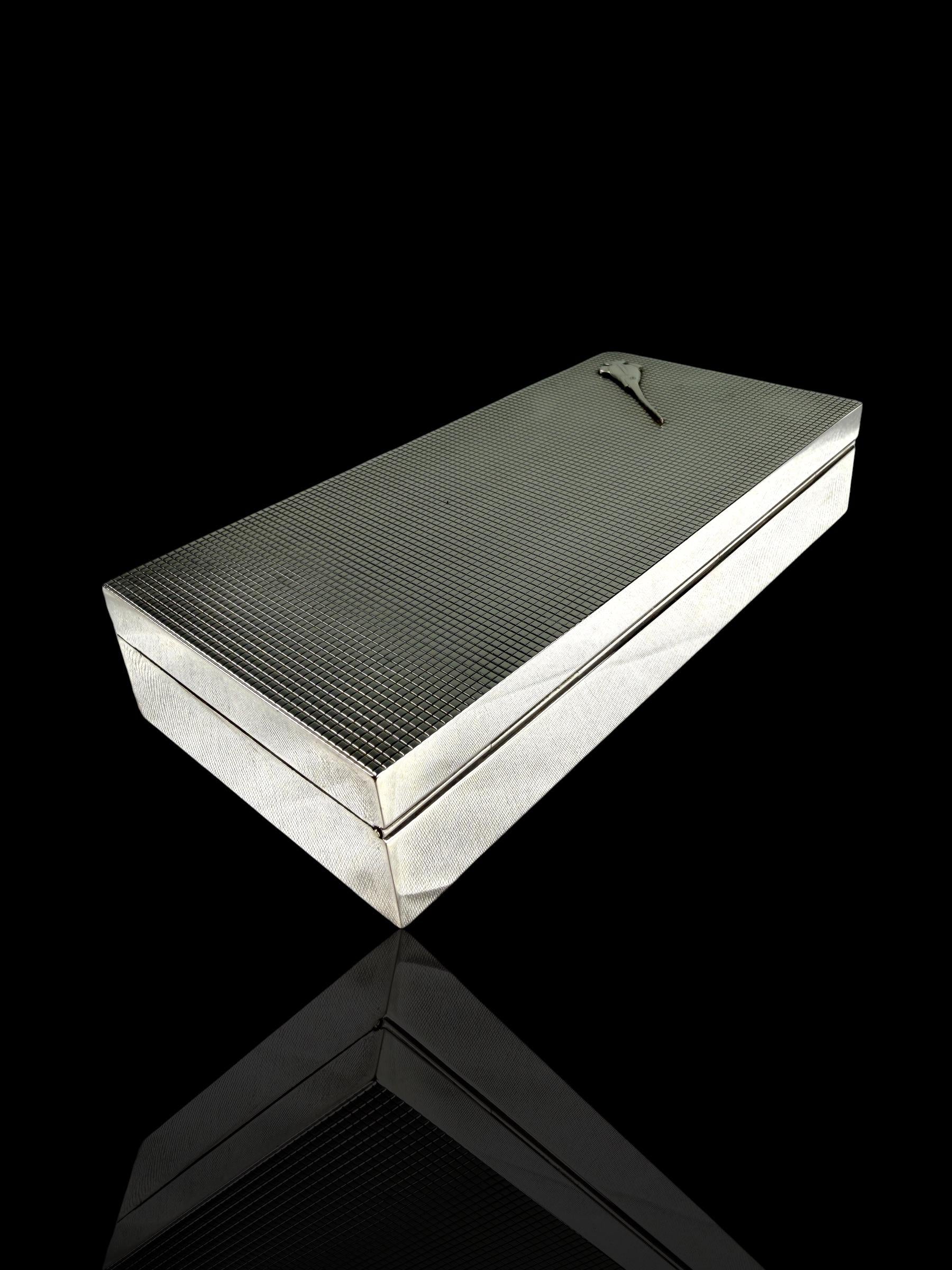Sterling Silver Tobacco Box. 1960, England.