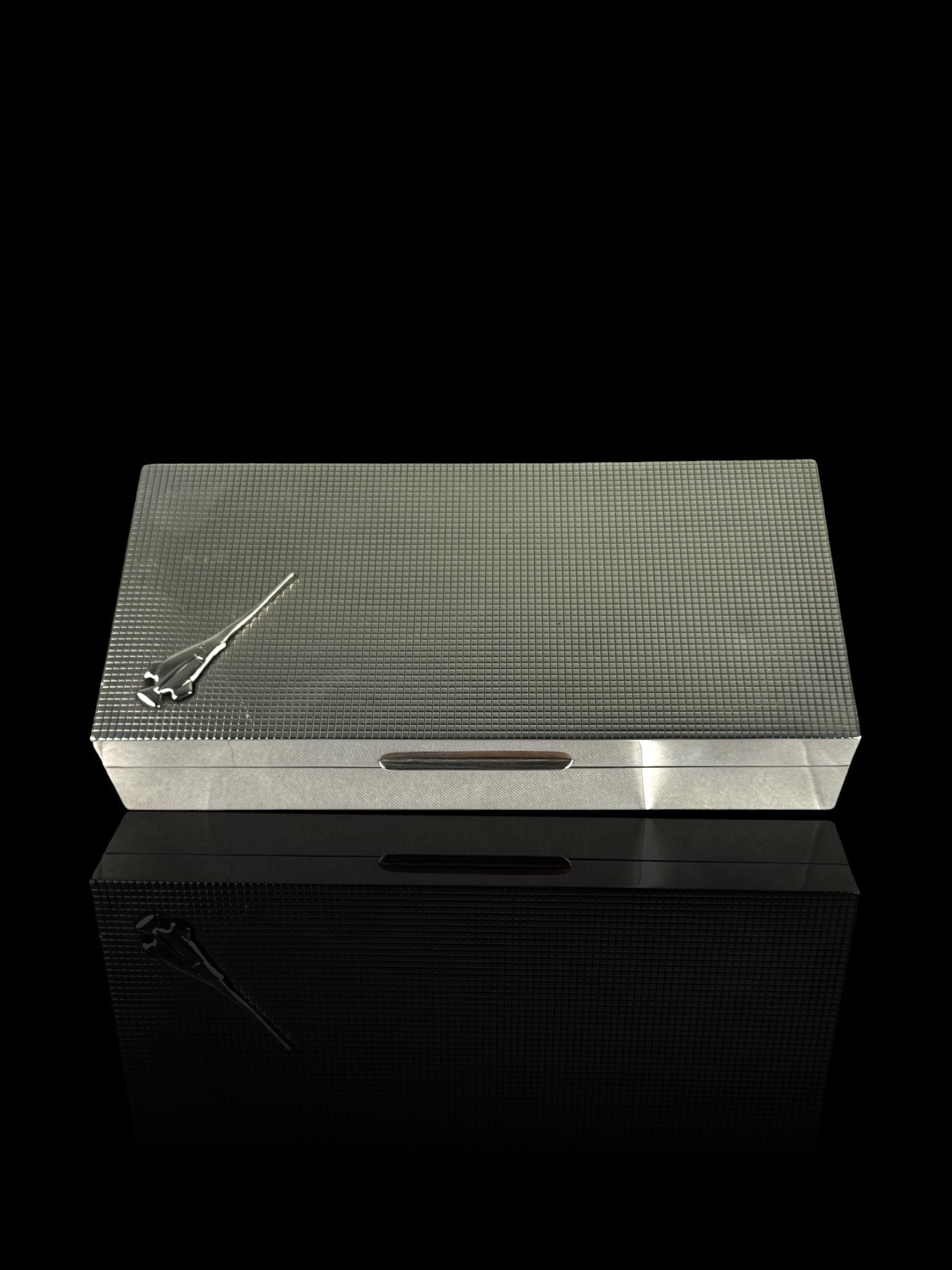 Sterling Silver Tobacco Box. 1960, England.