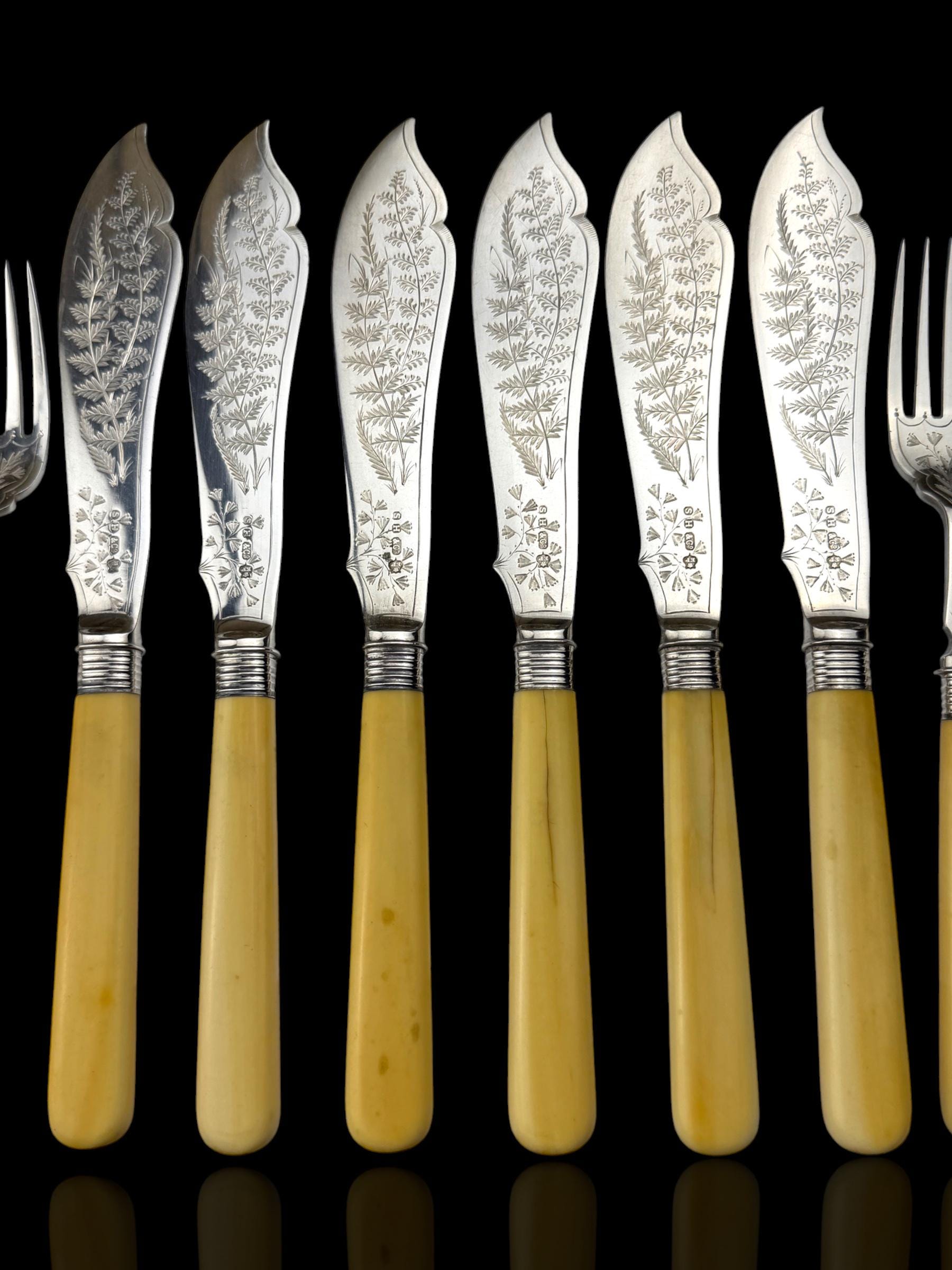 24pc Fish Cutlery Set in Impressive Presentation Case. Mother of Pearl and Silver Plate.