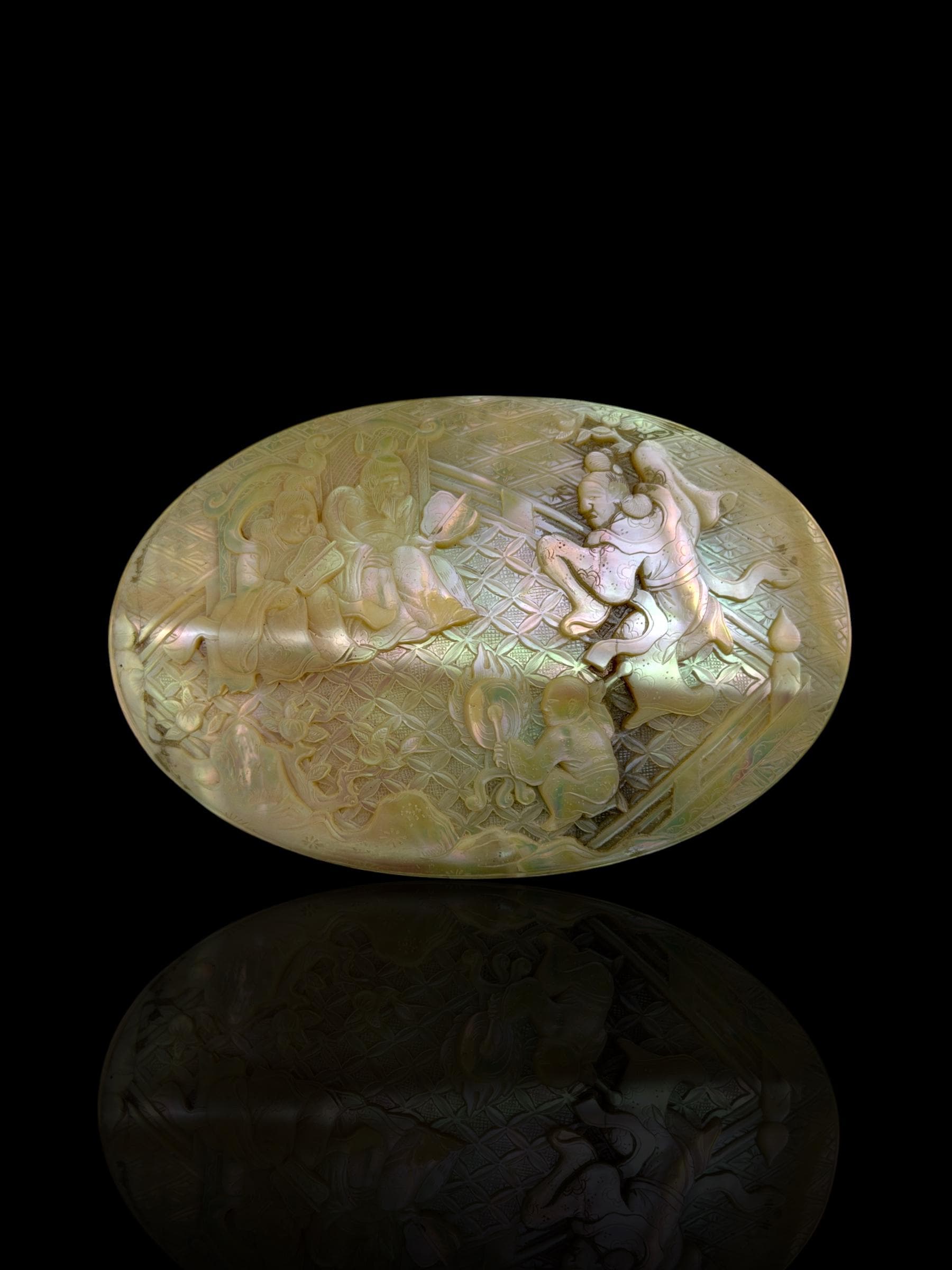 Qing Dynasty Carved Nautilus Shell Box