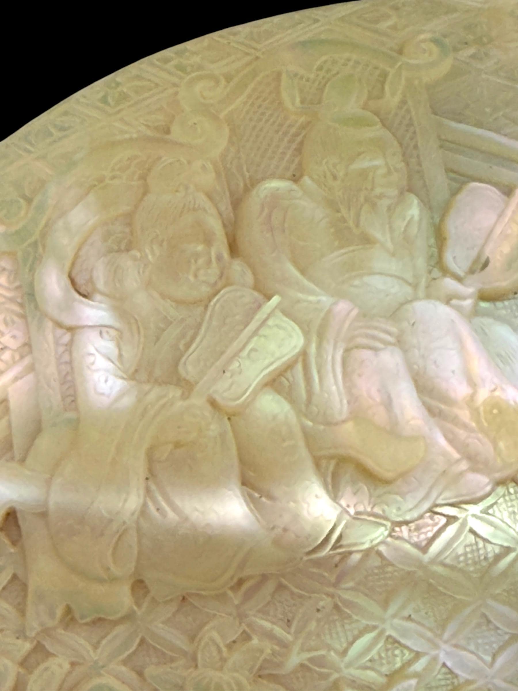 Qing Dynasty Carved Nautilus Shell Box
